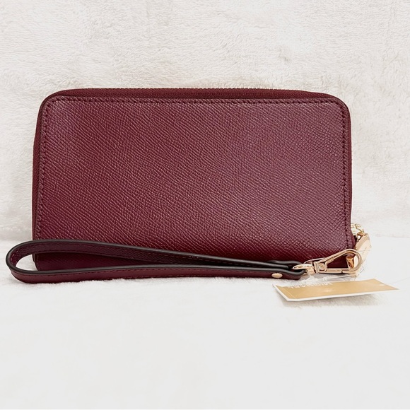 Michael Kors Berry Saffiano Leather Zip Around Full Size Wallet/Wristlet NWT - Picture 2 of 6